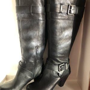 Arturo Chiang Cris-cross Double Buckles Boots